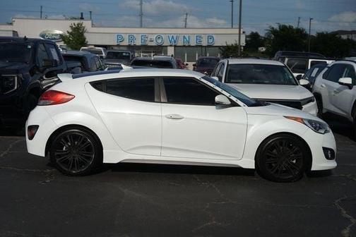 Elite White 2016 Hyundai Veloster Turbo