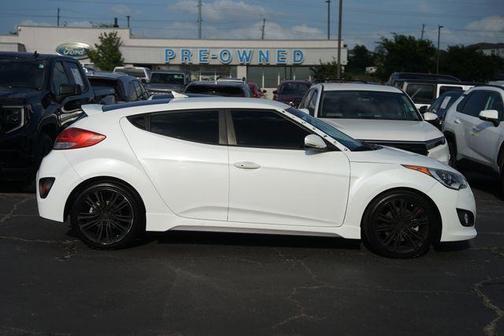 Elite White 2016 Hyundai Veloster Turbo