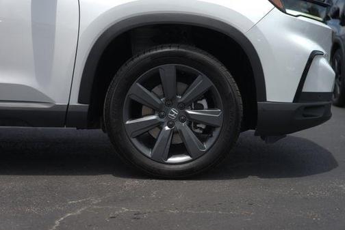Platinum White Pearl 2025 Honda Pilot Sport