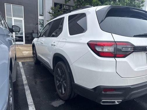 Platinum White Pearl 2025 Honda Pilot Sport