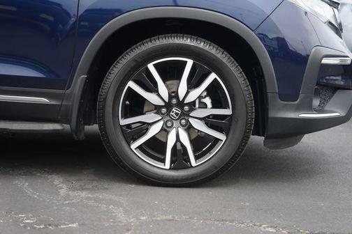 Obsidian Blue Pearl 2019 Honda Pilot Touring 7-Passenger