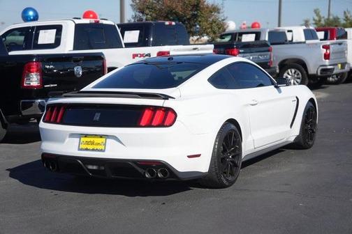 2017 Ford Shelby GT350 Base