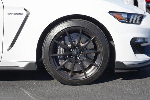 2017 Ford Shelby GT350 Base
