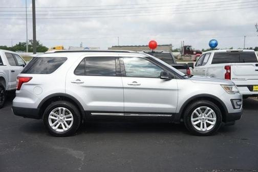Ingot Silver 2017 Ford Explorer XLT