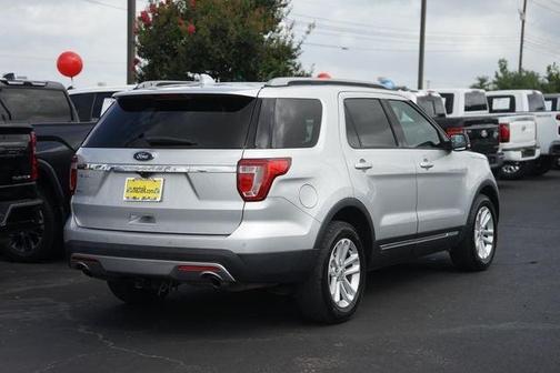 Ingot Silver 2017 Ford Explorer XLT