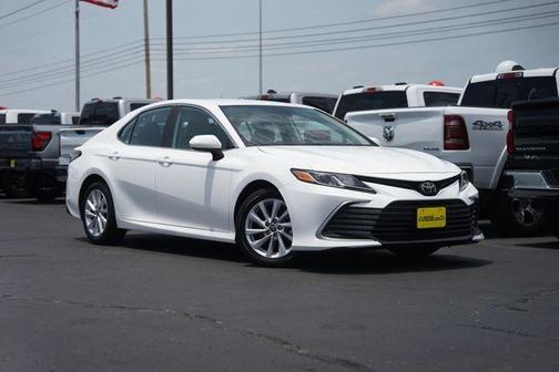 Ice 2024 Toyota Camry LE