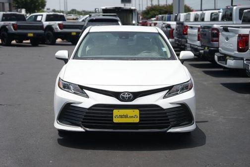 Ice 2024 Toyota Camry LE