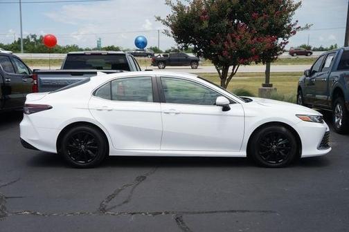 Ice 2024 Toyota Camry LE