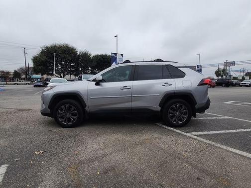 2023 Toyota RAV4 Hybrid XLE Premium