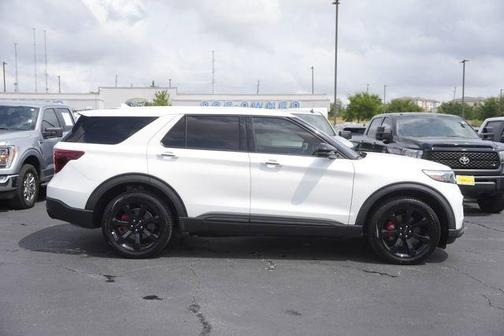 White 2022 Ford Explorer ST