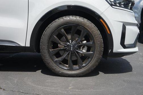 Wolf Gray 2023 Kia Sorento SX