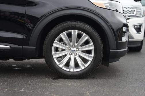 Black Metallic 2023 Ford Explorer Limited