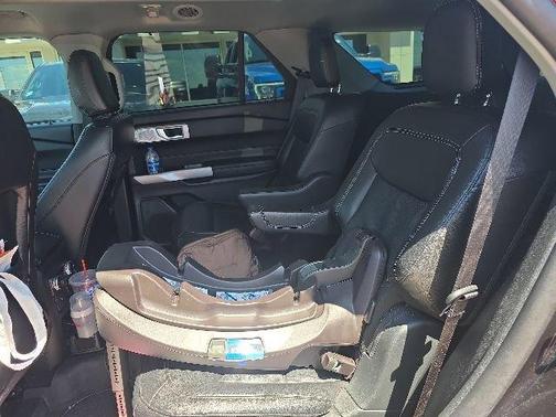 Black Metallic 2023 Ford Explorer Limited