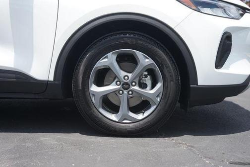 Star White 2025 Ford Escape ST-Line