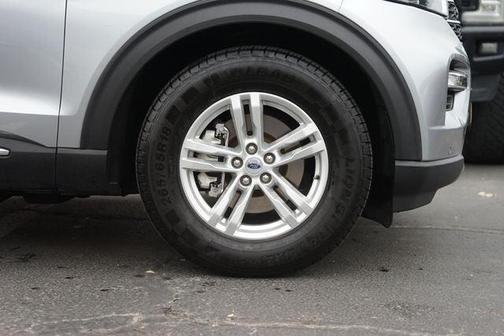 Iconic Silver Metallic 2022 Ford Explorer XLT