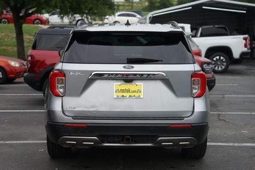 Iconic Silver Metallic 2022 Ford Explorer XLT
