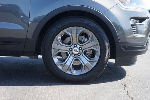 Magnetic Metallic 2018 Ford Explorer sport
