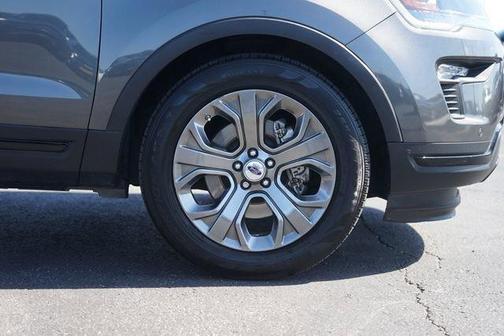 Magnetic Metallic 2018 Ford Explorer sport