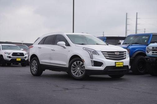 Crystal White Tri-Coat 2018 Cadillac XT5 Luxury