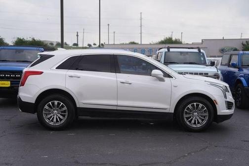 Crystal White Tri-Coat 2018 Cadillac XT5 Luxury