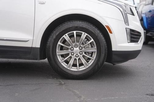 Crystal White Tri-Coat 2018 Cadillac XT5 Luxury