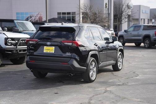 2022 Toyota RAV4 Hybrid XLE