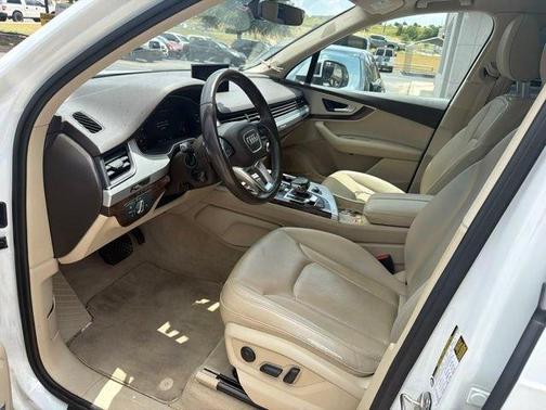 Glacier White Metallic 2018 Audi Q7 2.0T Premium Plus