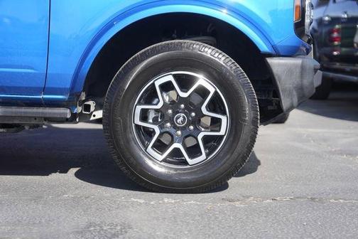 Velocity Blue Metallic 2023 Ford Bronco Outer Banks