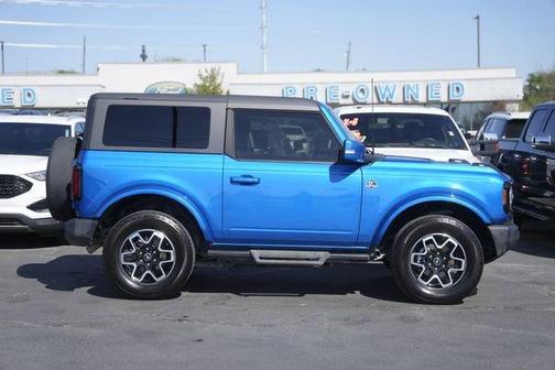 Velocity Blue Metallic 2023 Ford Bronco Outer Banks