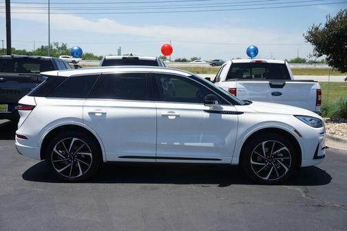 White Metallic 2024 Lincoln Corsair Grand Touring