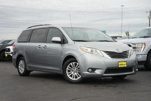 Silver Sky Metallic 2013 Toyota Sienna XLE