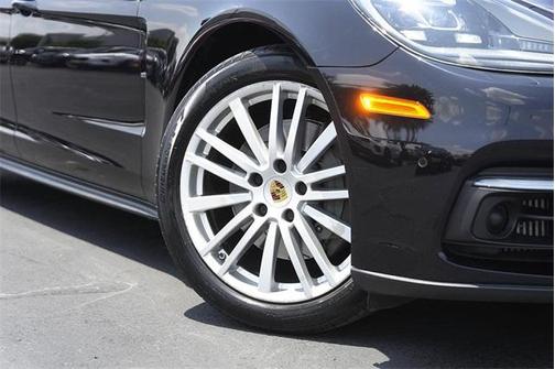 2017 Porsche Panamera 4S