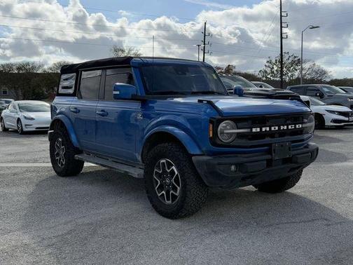 Velocity Blue Metallic 2023 Ford Bronco Outer Banks