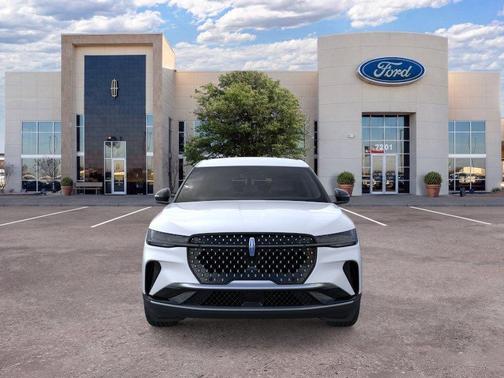 White Platinum Tri-Coat Metallic 2026 Lincoln Nautilus Premiere
