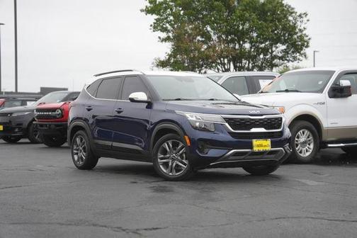 Dark Ocean Blue / White Roof 2023 Kia Seltos S