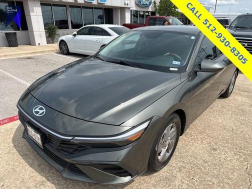2024 Hyundai ELANTRA SE