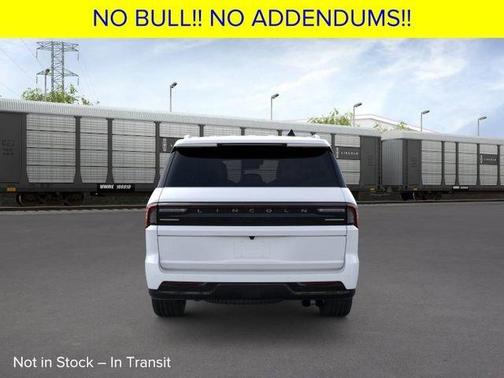 Crystal White Metallic 2026 Lincoln Navigator Premiere