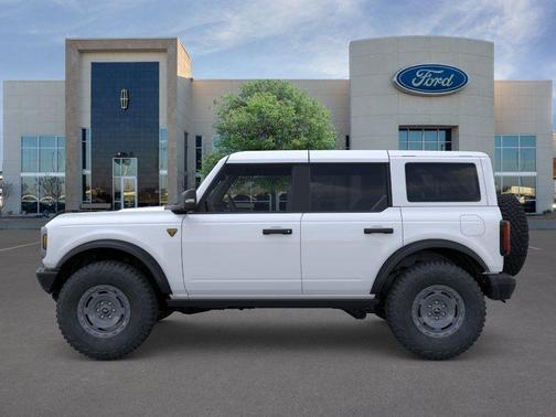 Oxford White 2025 Ford Bronco Badlands