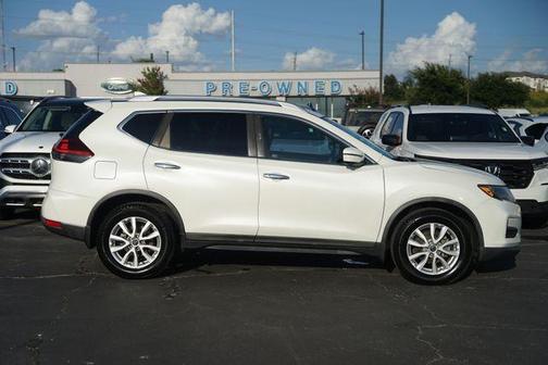 White 2018 Nissan Rogue SV