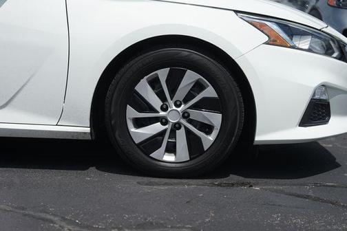 Glacier White 2020 Nissan Altima 2.5 S