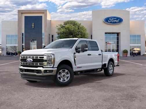 Oxford White 2027 Ford F-350 XLT