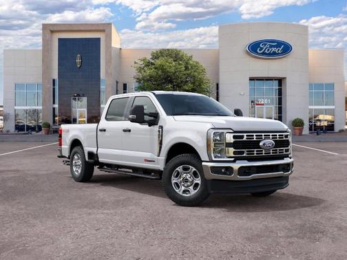 Oxford White 2027 Ford F-350 XLT