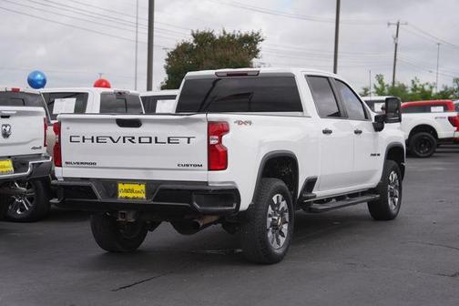 Summit White 2021 Chevrolet Silverado 2500 Custom