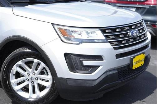 2016 Ford Explorer Base