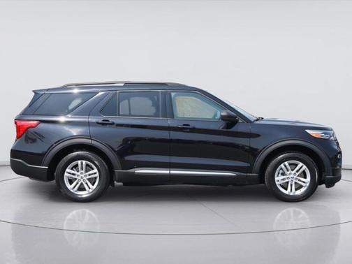 Agate Black 2024 Ford Explorer XLT