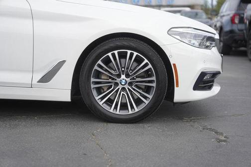 Alpine White 2017 BMW 540 i