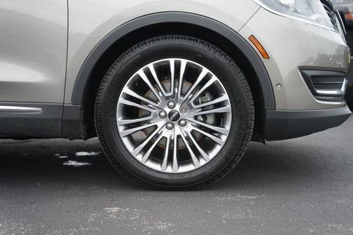 Luxe Metallic 2016 Lincoln MKX Reserve