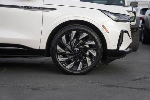 2024 Lincoln Nautilus Reserve