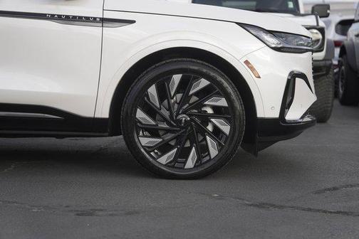 2024 Lincoln Nautilus Reserve