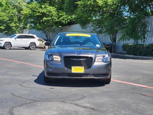 2023 Chrysler 300 Touring